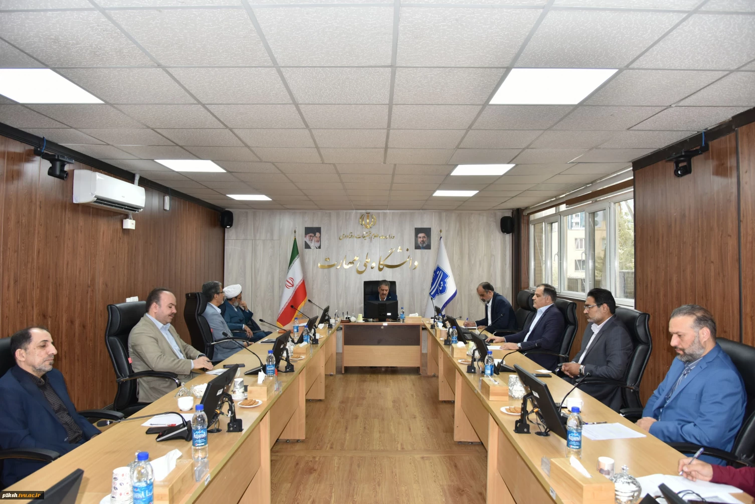 در نشست هماهنگی و برنامه‌ریزی سال تحصیلی ۱۴۰۶-۱۴۰۵:
رئیس دانشگاه ملی مهارت بر اولویت آموزش‌های عملی و ارتقای خدمات دانشجویی در آستانه سال تحصیلی جدید تاکید کرد.